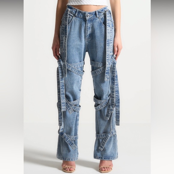 Maniere De Voir Women's Talia in Mid Blue Denim Strap Cargo Jeans Size 8 - Picture 11 of 13